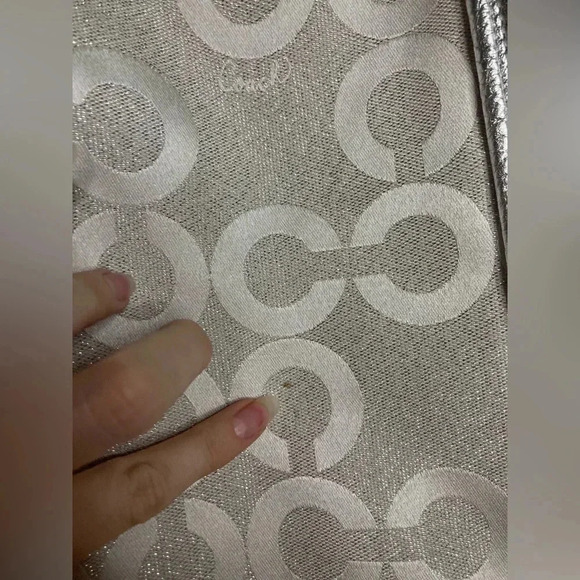 Rare Coach Poppy Silver Glam Tote Bag - Picture 13 of 16